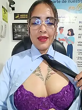 Chat XXX en directo de MAYE__13