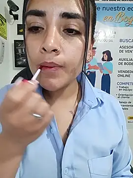 Pertunjukan Kamera Web MAYE__13
