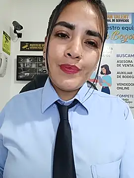 Show modela MAYE__13 na web-kameri