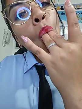 MAYE__13 网络视讯表演