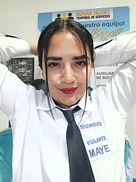 Pertunjukan Kamera Web MAYE__13