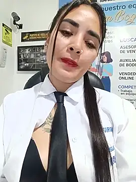Show de MAYE__13 na webcam