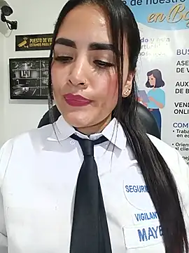 MAYE__13 Show Webcam