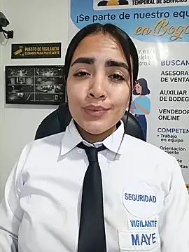 MAYE__13 Adlı Modelin Canlı XXX Sohbeti