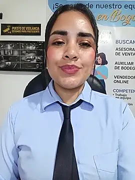 MAYE__13 Pertunjukan Webcam