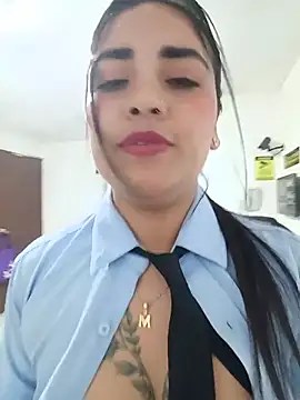 Show modela MAYE__13 na web-kameri
