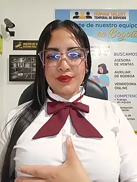 MAYE__13 Webcam show