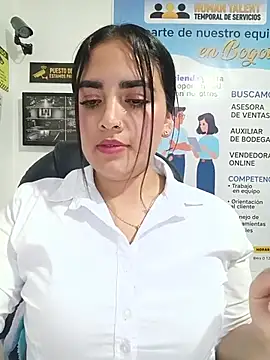 MAYE__13 Pertunjukan Webcam