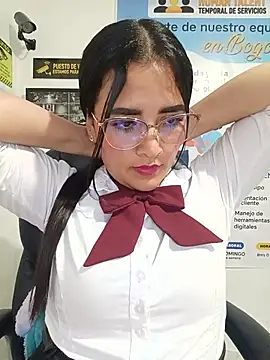 MAYE__13 – webcam-show
