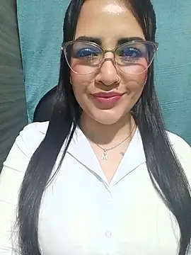 MAYE__13 Pertunjukan Webcam
