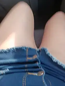 MAYE__13 Webcam show