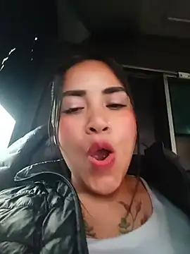 MAYE__13 Pertunjukan Webcam