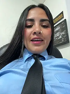 Show modela MAYE__13 na web-kameri