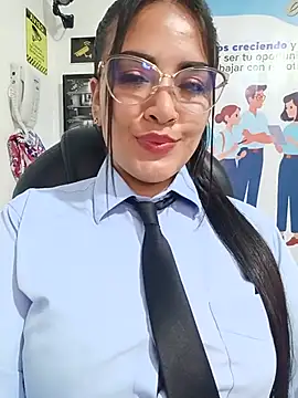 MAYE__13 Show in webcam