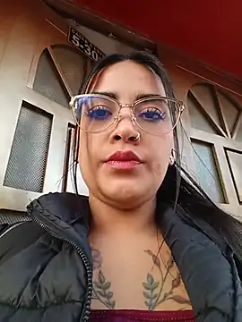MAYE__13's Webcam Show