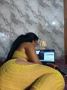 צ'אט XXX בשידור חי של Jessyivonne