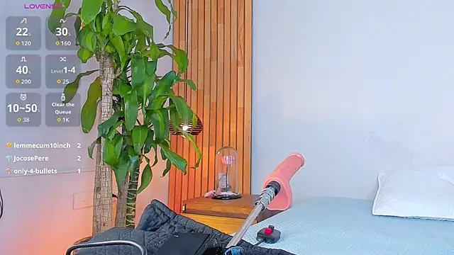 Show modela REINA_ADAHARA na web-kameri