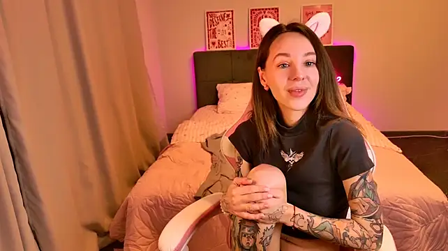 MiaGraham1n Live XXX chat