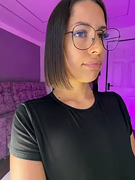 luvely_unique_ Adlı Modelin Canlı XXX Sohbeti