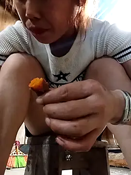 Ngocmi909 Pertunjukan Webcam