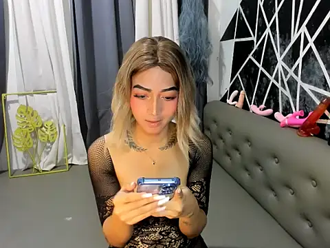 Caitlyn_Naughty Pertunjukan Webcam