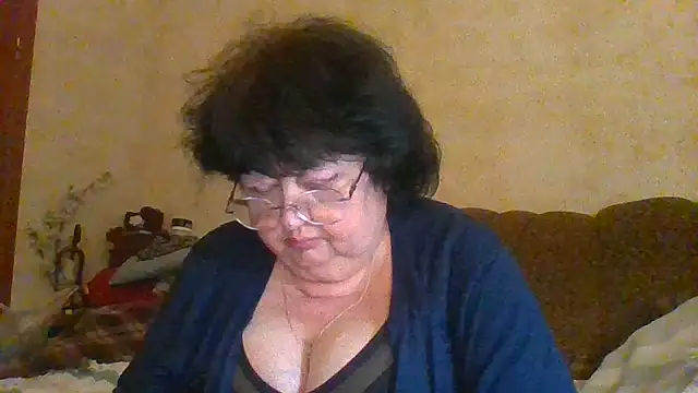 MilaSky5303's Live Chat Room