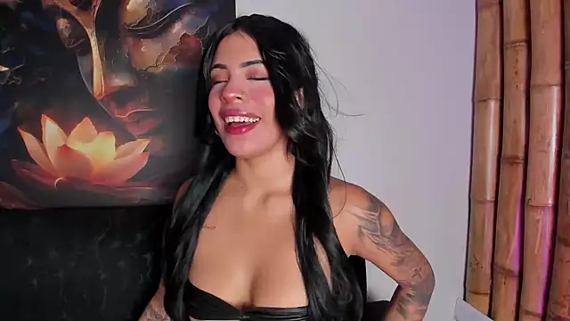 Chat +18 de charlotte_mitchell_ ao vivo