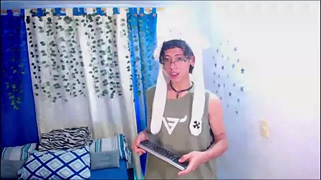 Thedoll_ethan7's Webcam Show