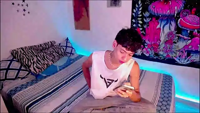 Chatroom XXX en direct de Thedoll_ethan7