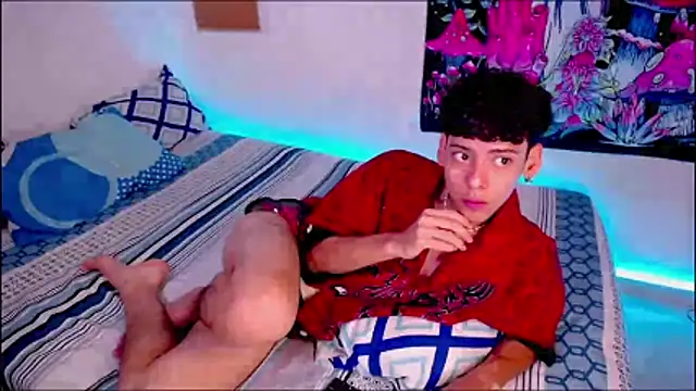 Thedoll_ethan7: онлайн-секс-чат