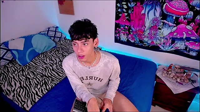 Thedoll_ethan7's Webcam Show