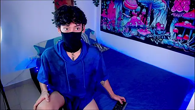 הופעת וובקאם של Thedoll_ethan7