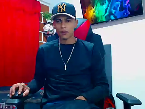 Show modela cristian_tayron1 na web-kameri