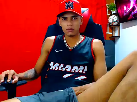 Show modela cristian_tayron1 na web-kameri