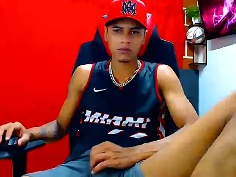 Show modela cristian_tayron1 na web-kameri