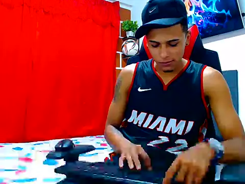 cristian_tayron1 Show in webcam