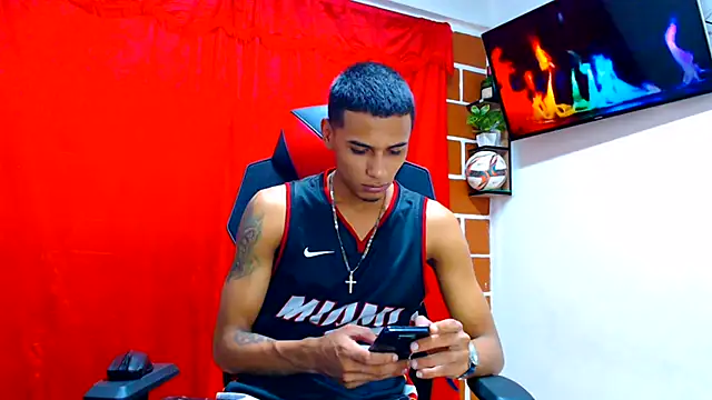 cristian_tayron1's Webcam Show