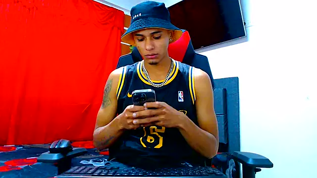 cristian_tayron1 Show in webcam