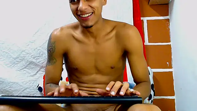 Show modela cristian_tayron1 na web-kameri