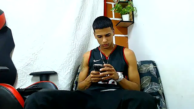 cristian_tayron1 Show in webcam