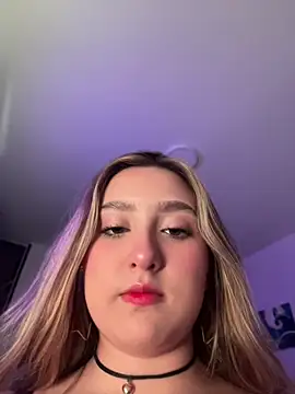 MoraInFire's Live XXX Chat