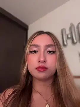 Chat XXX ao vivo de MoraInFire