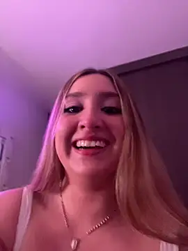 Chat XXX ao vivo de MoraInFire