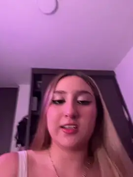 MoraInFire Chat XXX live
