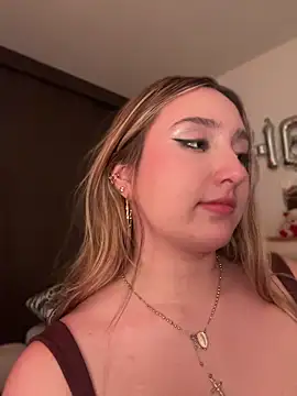 MoraInFire – Live XXX-chat