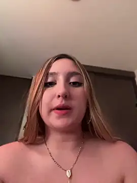 MoraInFire's Live XXX Chat