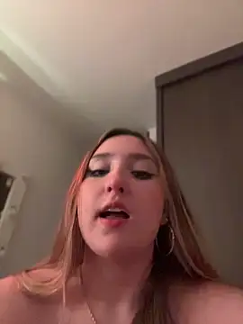MoraInFire's Live XXX Chat