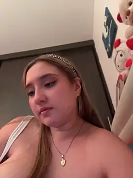 MoraInFire's Live XXX Chat