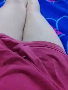 Banouti_23 在線直播表演