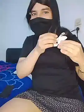 Banouti_23 Show in webcam